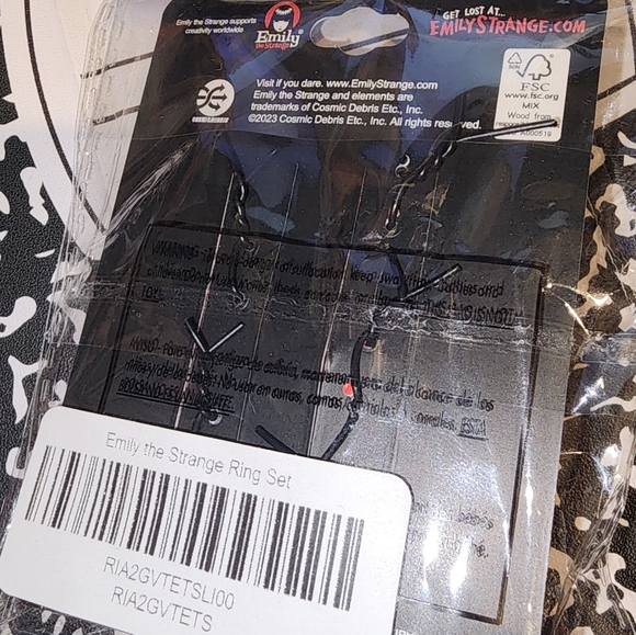 Emily The Strange Icons Ring Set Gunmetal Gray Hot Topic Bioworld - Picture 4 of 4